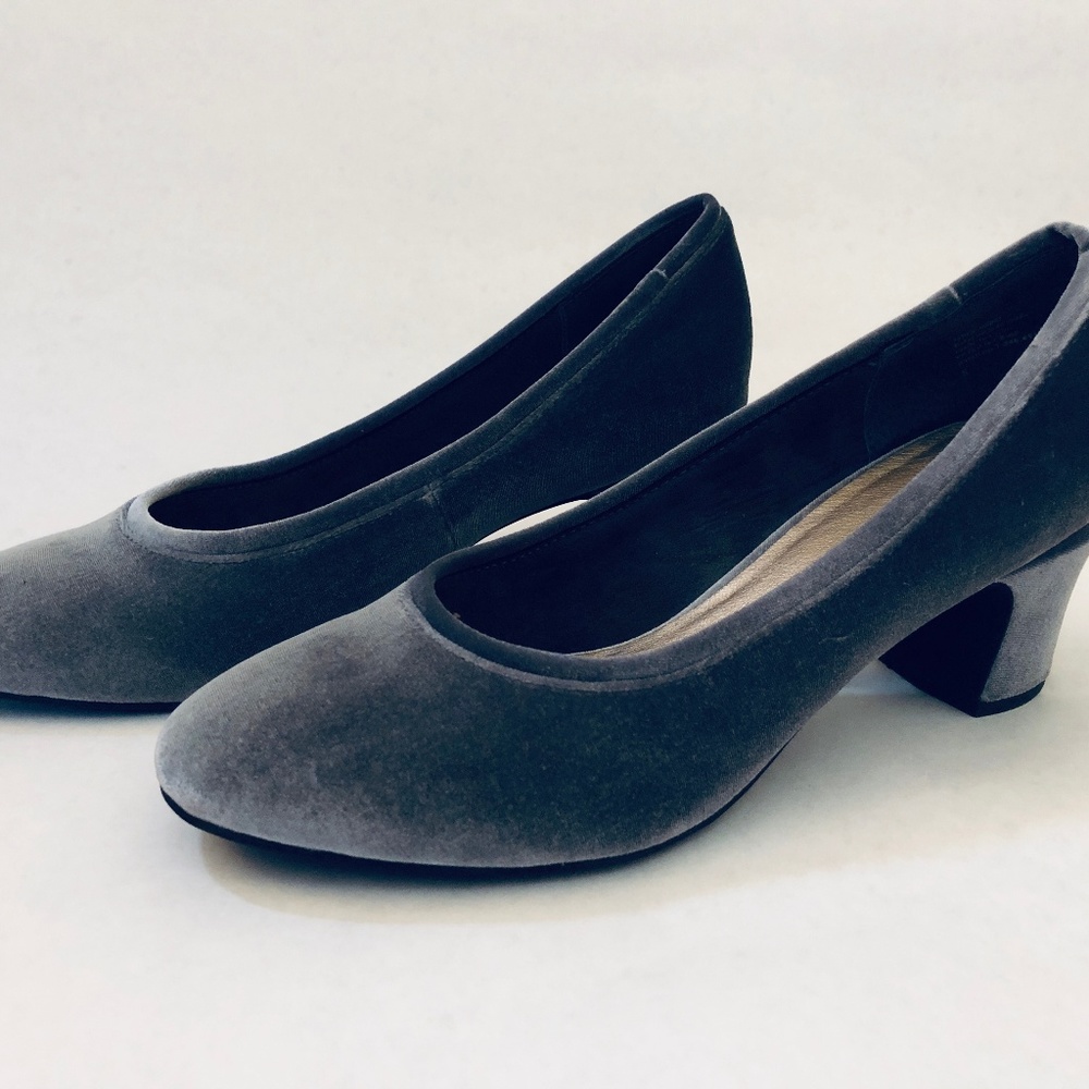 Anthropologie Velvet Pumps by Lien Do (NEW)